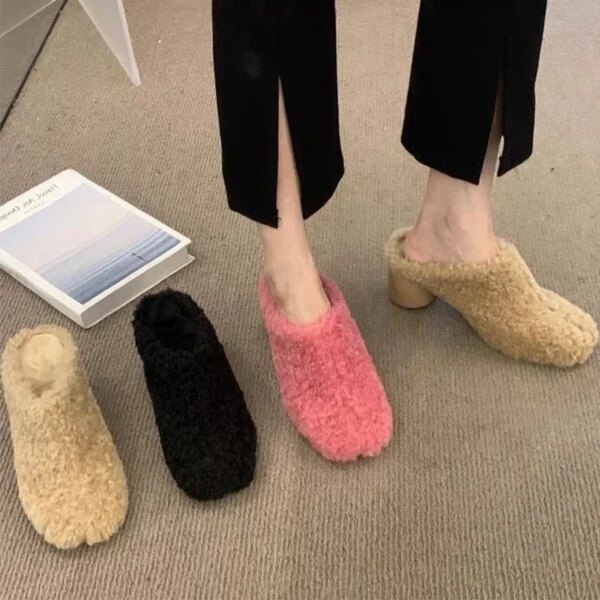 Chaussons Fourrés Mouton à Talon pour Femme