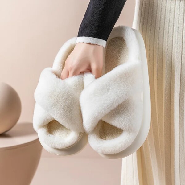 Chaussons Fausse Fourrure Moelleuse pour Femme